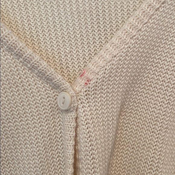 Cute light cream cover sweater - Picture 2 of 2